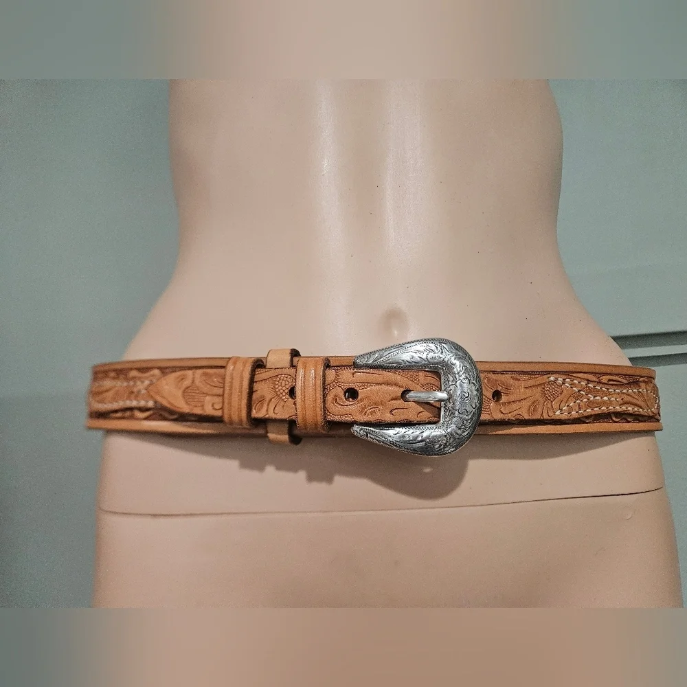 Vintage Looper Tooled Leather Western Belt Brown Engraved Buckle Size 34 Unisex.